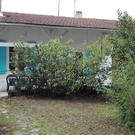 Maison Les Rosiers Hébergement de vacances *